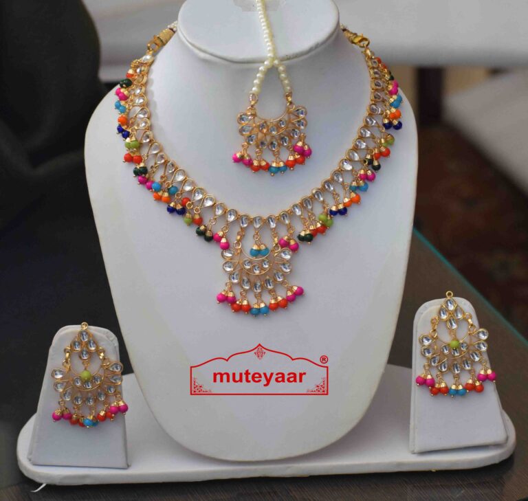 Firozi Kundan Tikka Earrings Necklace Set J0561 - www.muteyaar.com